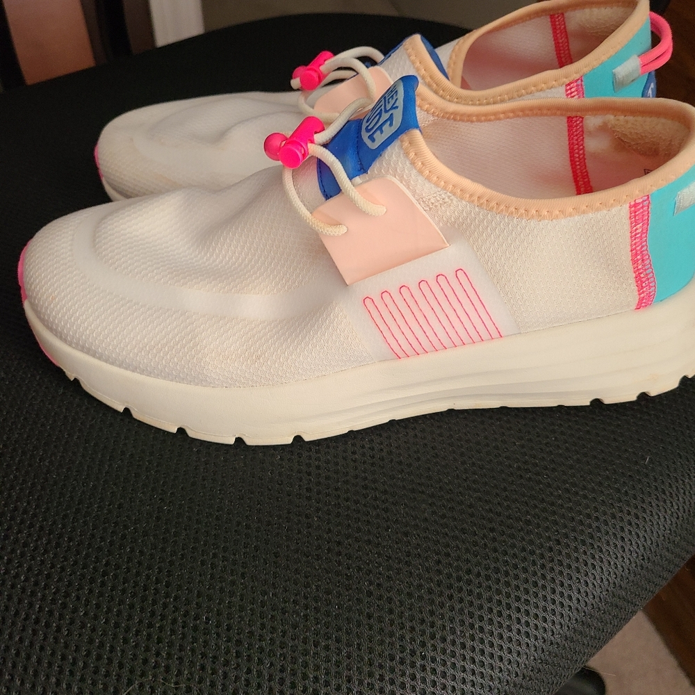 HEY DUDE WOMEN SHOES